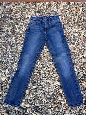 7 for All Mankind lived-in "Karah" cropped jeans with embroidery - Size 25